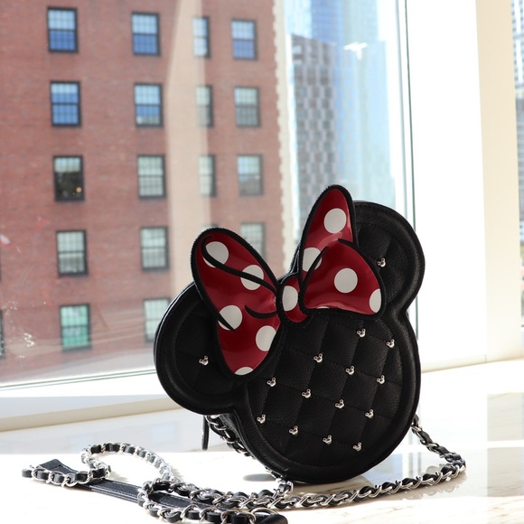 Minnie Mouse Die Cut Crossbody - Picture 6 of 6